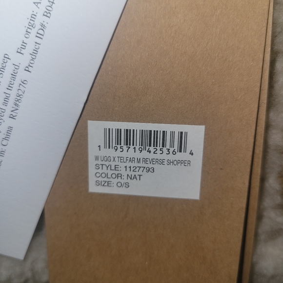 UGG x Telfar Medium Reverse Shearling Shopper Natural - Picture 6 of 16